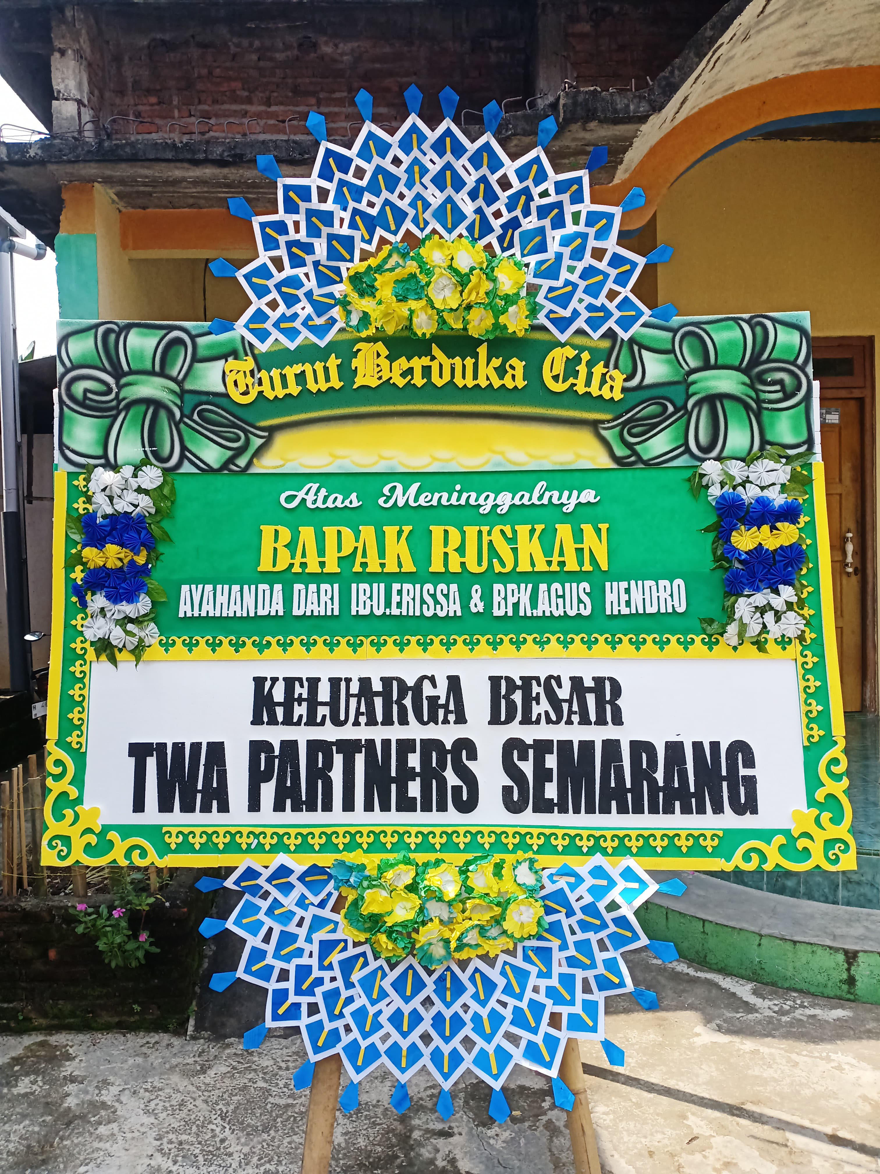 Karangan Bunga Demak
